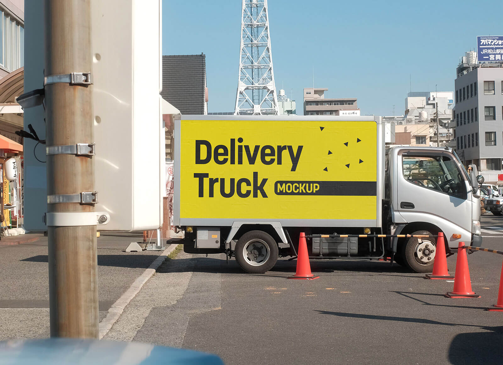 Free Delivery Truck Mockup
