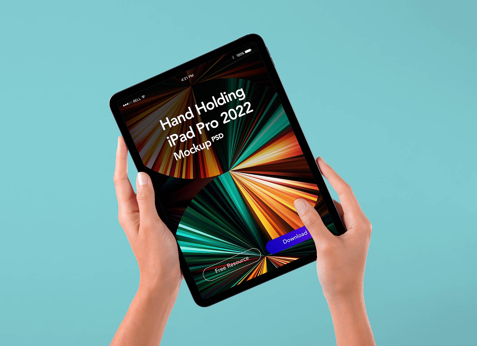 Рука удерживает iPad Pro 2022 Mockup