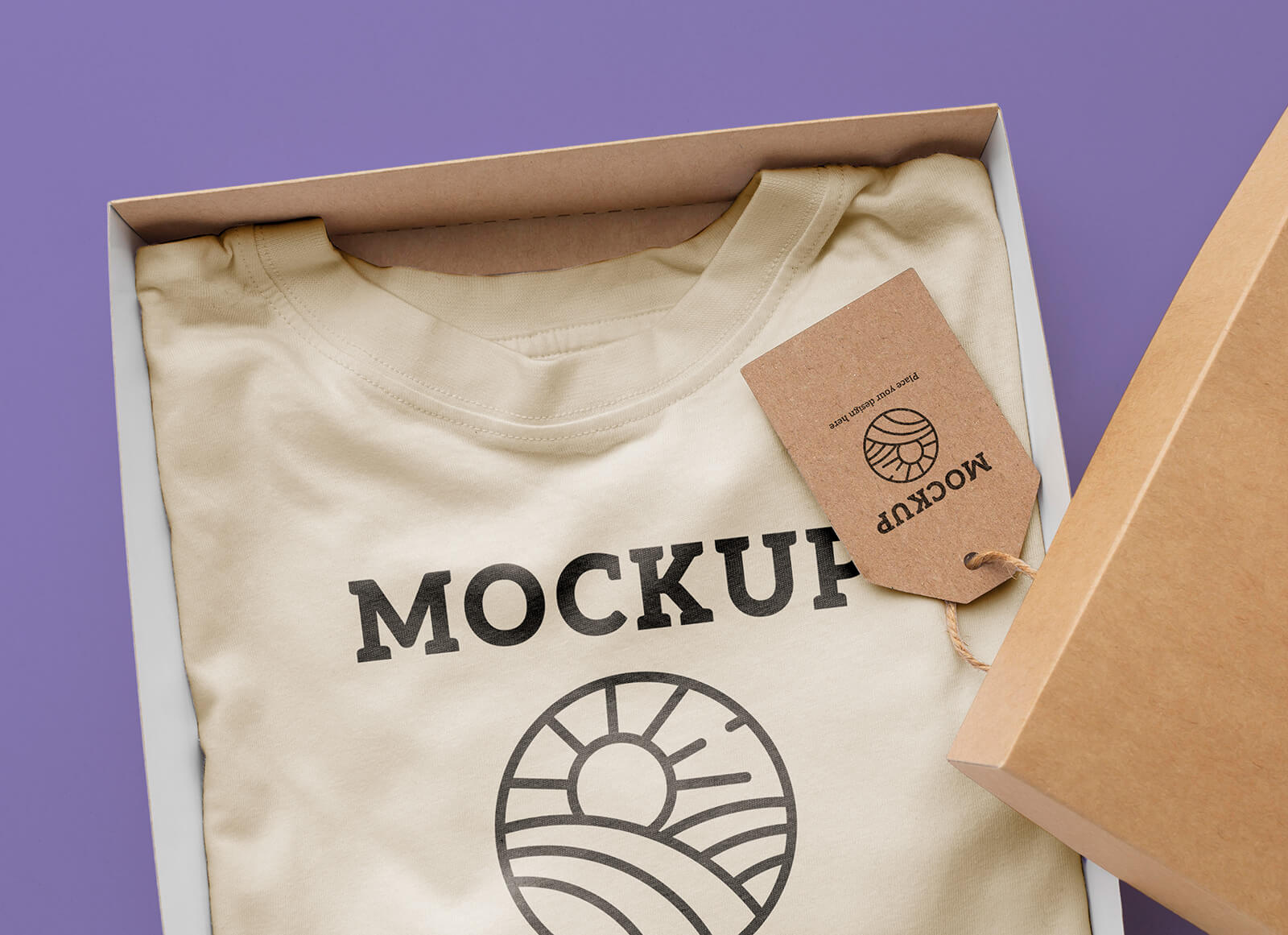 Hang Tag y Camiseta Mockup de caja de empaque