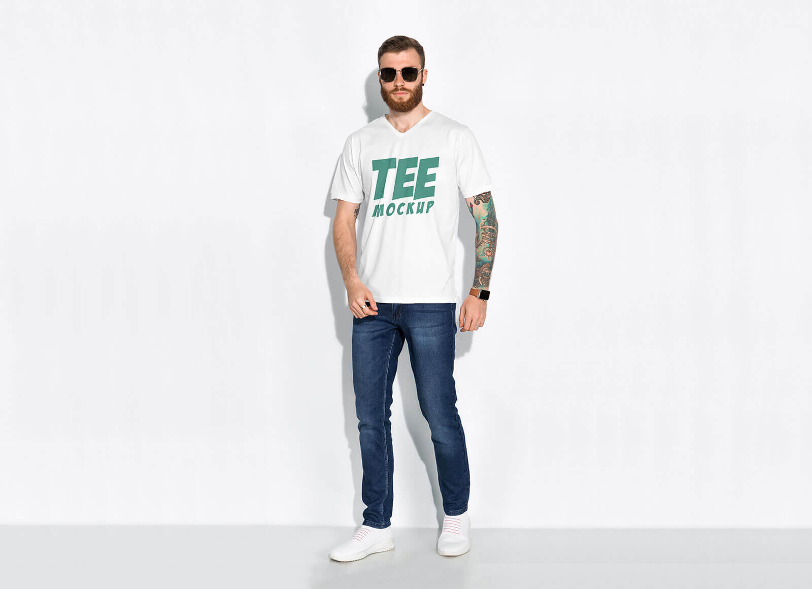 Men?s T-Shirt Mockup for Graphic Tees