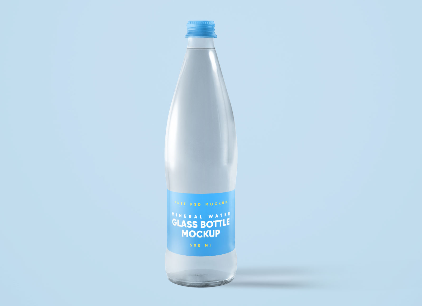 Botella de agua mineral de vidrio con maqueta de tapa