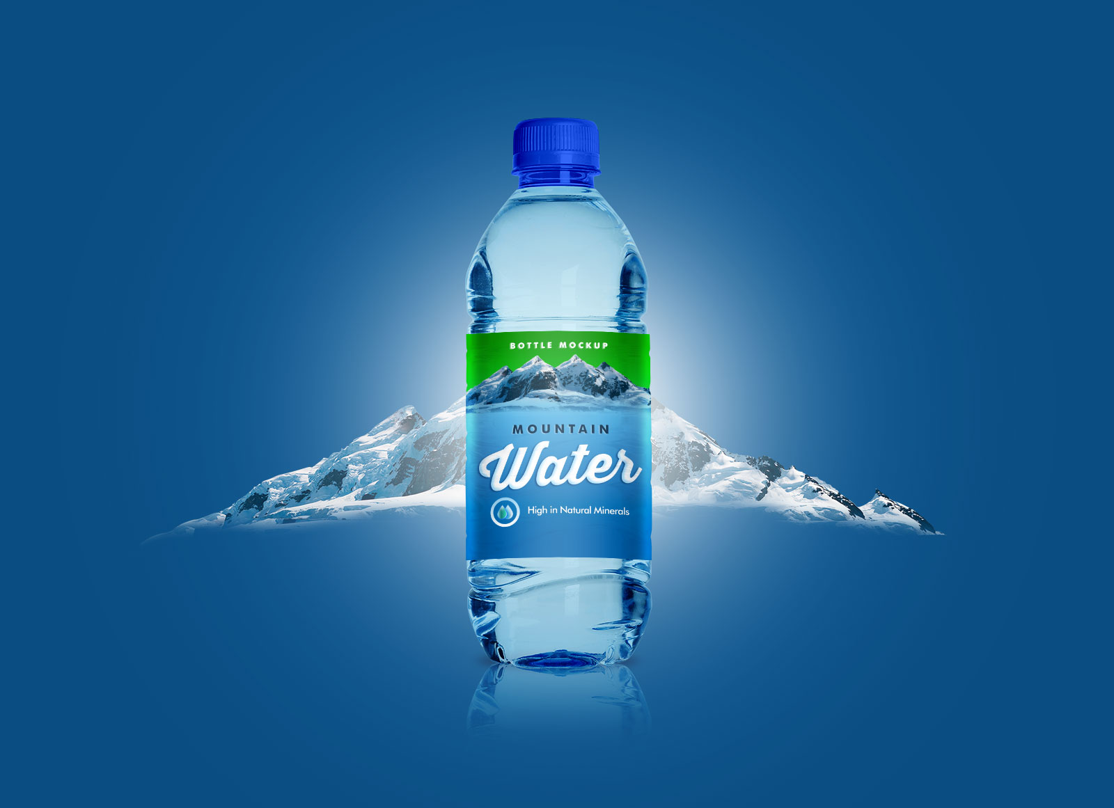 Пластиковая пластиковая бутылка с водой