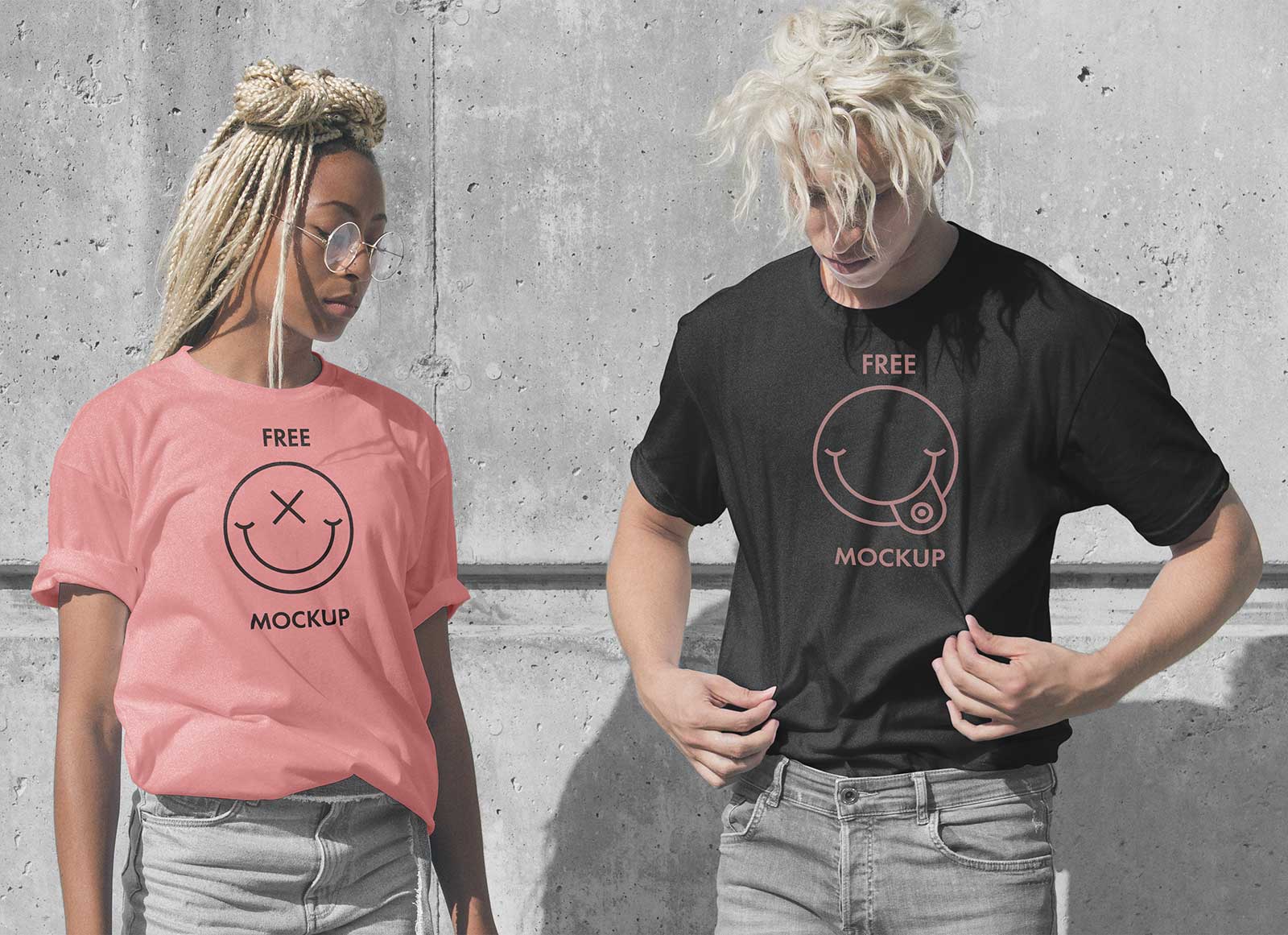 男性と女性のモデルルーズフィッティングTシャツのモックアップ