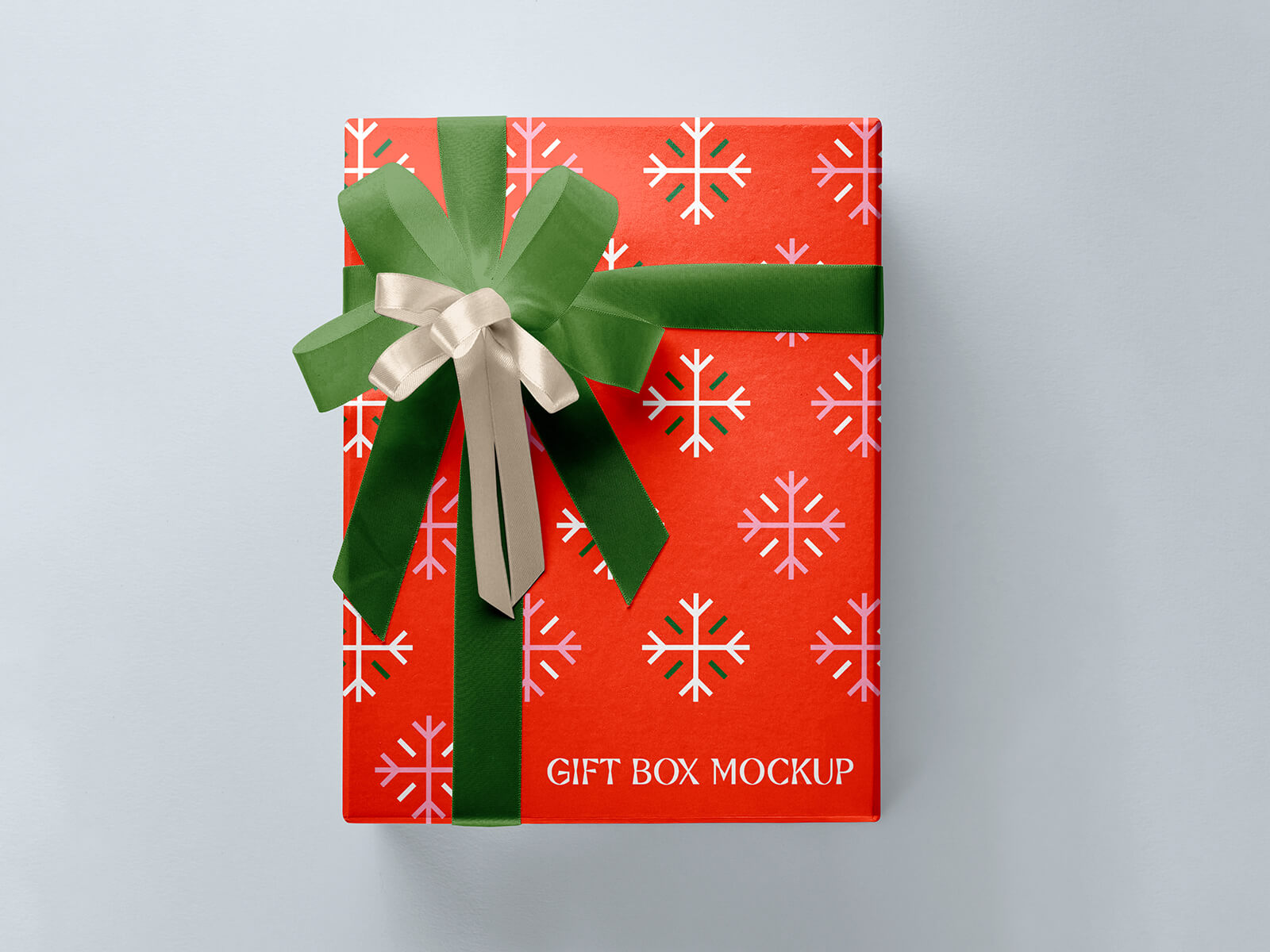リボンモックアップ付きの3つのクリスマスギフトボックス