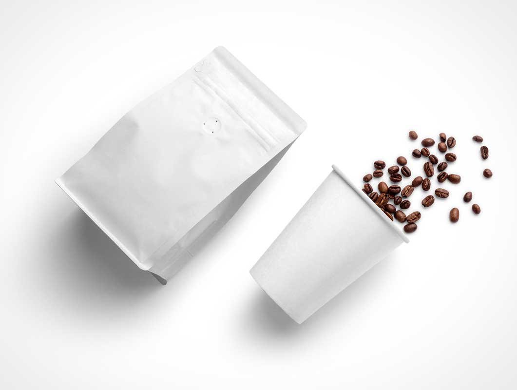 Granos de café Paquete de embalaje y taza de papel PSD maquetas