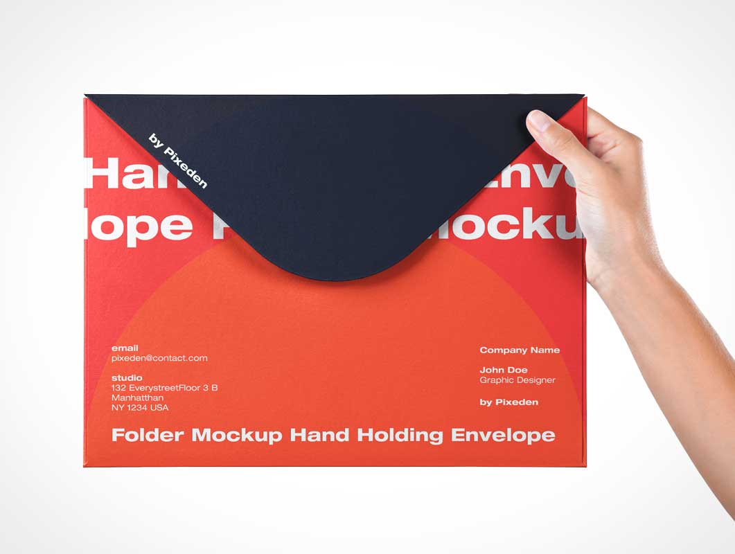 Handgehaltener Umschlag Mockup kostenloser Download • PSD -Mockups