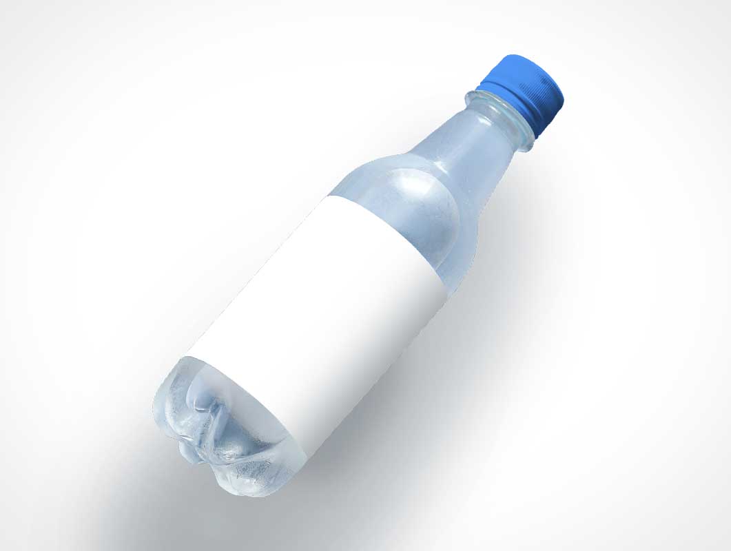 Mockups de PSD de botella de agua de plástico