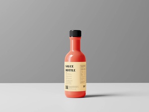 Maqueta de botellas de salsa de tomate