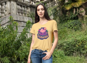 Beautiful Girl Graphic Camiseta Mockup