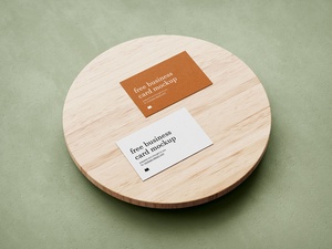 Tarjeta de presentación texturizada en maqueta de tableros de madera