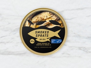 オイルモックアップセットで缶詰のスモークスプラット魚