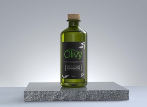 Maqueta de botellas de corcho de oliva de vidrio transparente