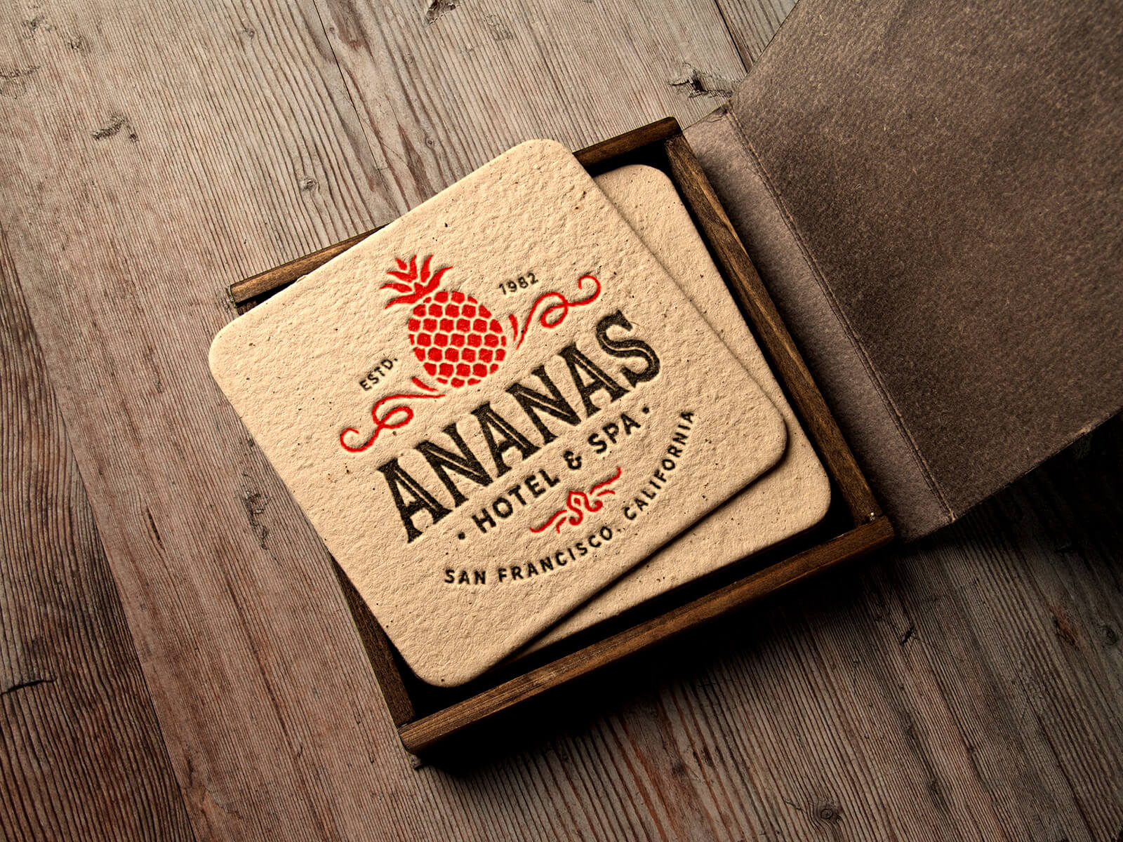 Coaster Realistic Logo Mockup