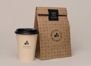 Крафт бумажный пакет с кофейной чашкой макета