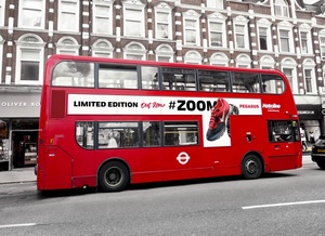 ロンドンのバス車両ブランディングモックアップ