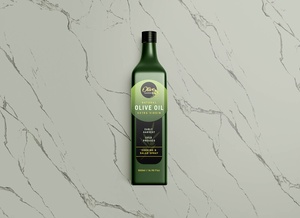 Huile d'olive Transparente Bouteille en verre Mockup