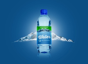 Пластиковая пластиковая бутылка с водой