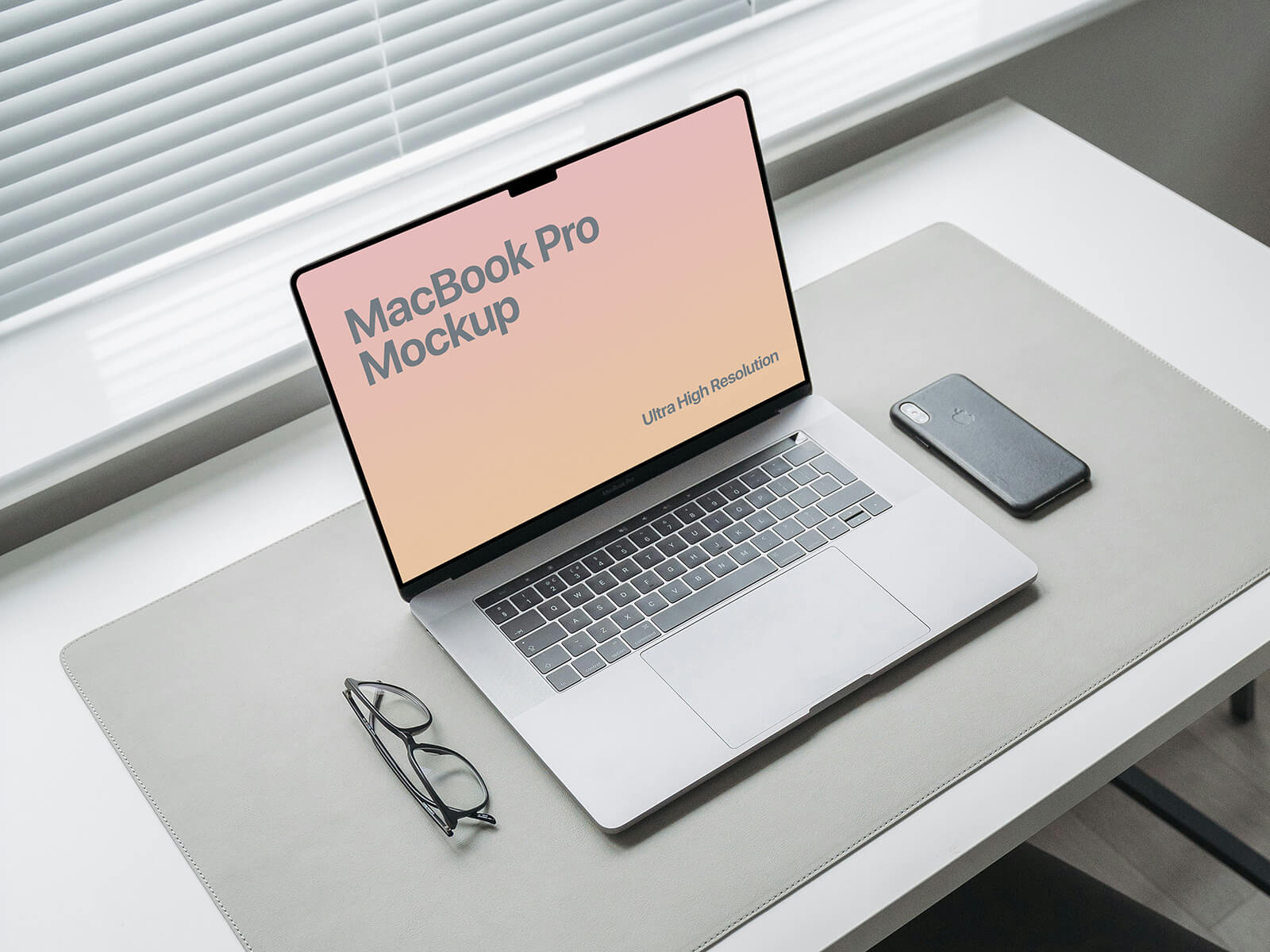 Макет MacBook Pro на удаленном рабочем месте