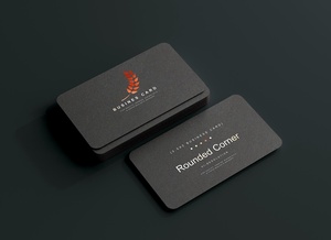 Закругленный угловой макет черной визитной карточки