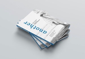 Maquette de carnet de couverture de disque dur A4 gratuit